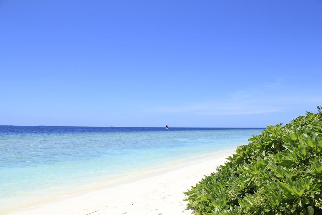 Athiri Inn Ukulhas Island Exterior photo